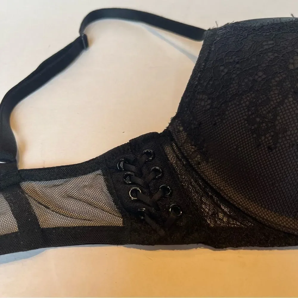 Victoria's Secret Very Sexy Push Up Black Lace Bra Size 32C